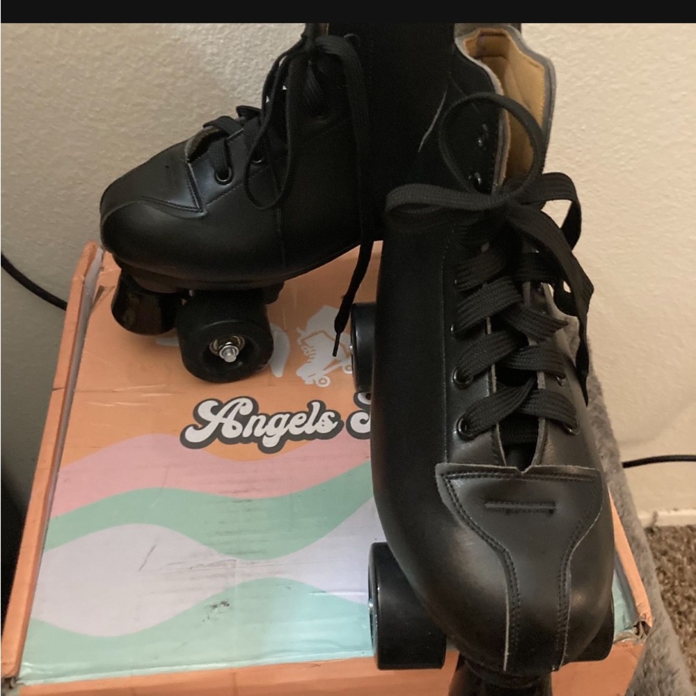 Brand new still in box Angel Skates size 7